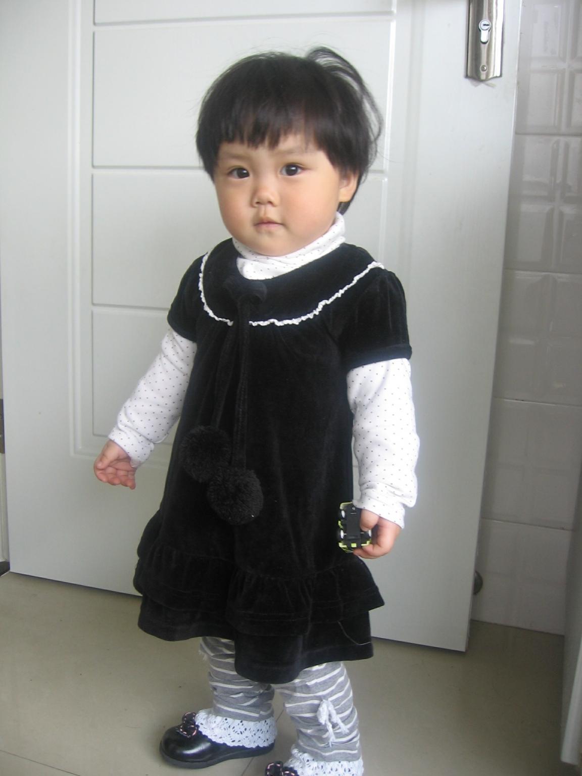 所以除了<em>黑裙子</em>配<em>白上衣</em>外我选